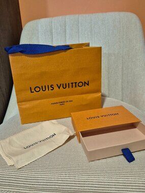 LOUIS VUITTON  NEW set